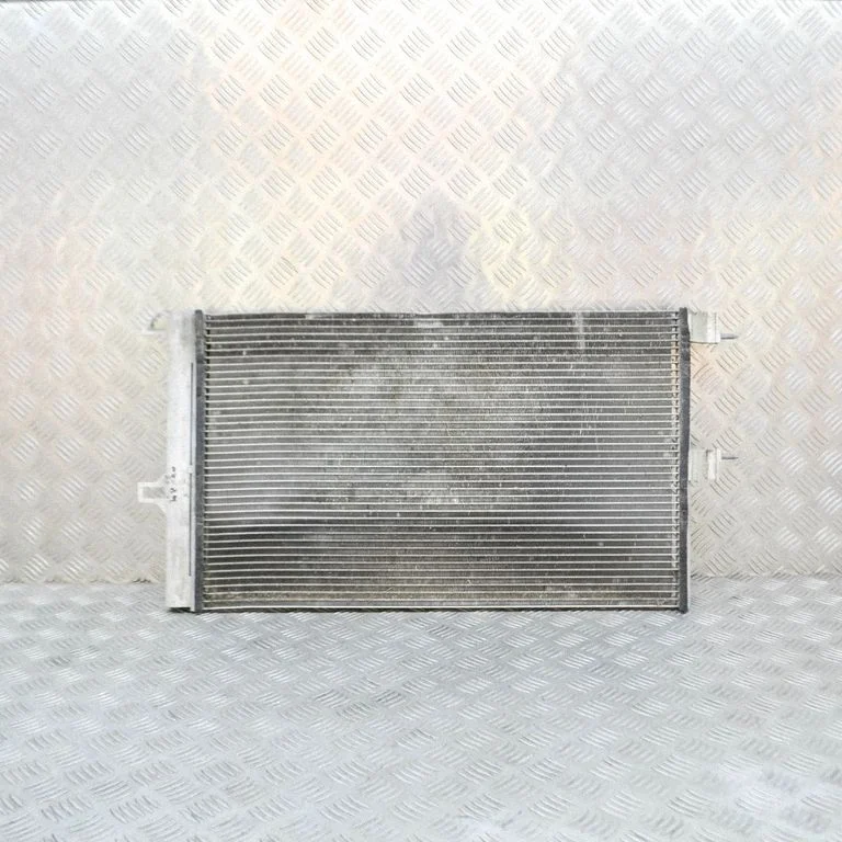 Gaisa kondicioniera dzesēšanas radiators (kondensators) – Tesla Model S (2012-)