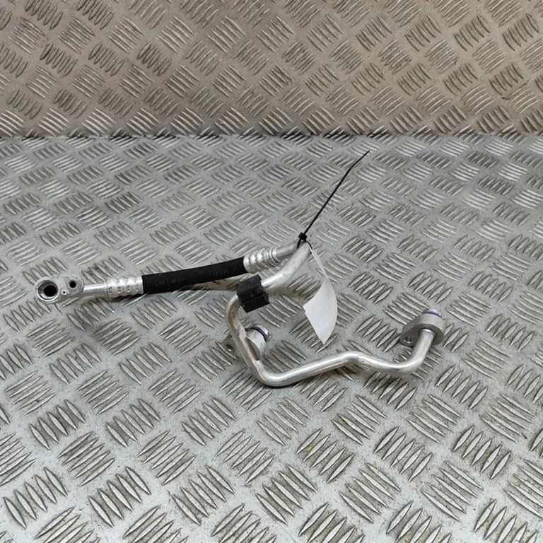 Air conditioning (A/C) pipe/hose – Porsche Taycan 9J1 (2019-)