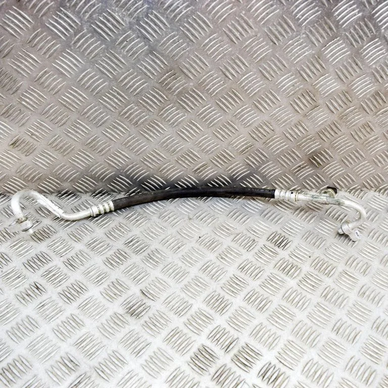 Air conditioning (A/C) pipe/hose 109215800F