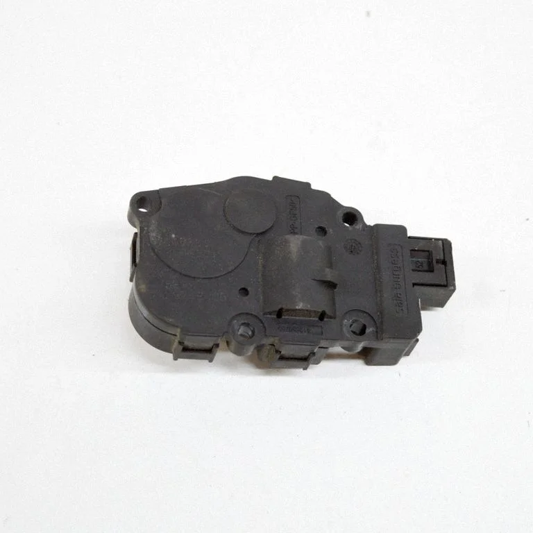 Gaisa aizvara motoriņš/aktuators K9749005
