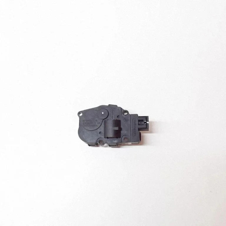 Gaisa aizvara motoriņš/aktuators T1015556H