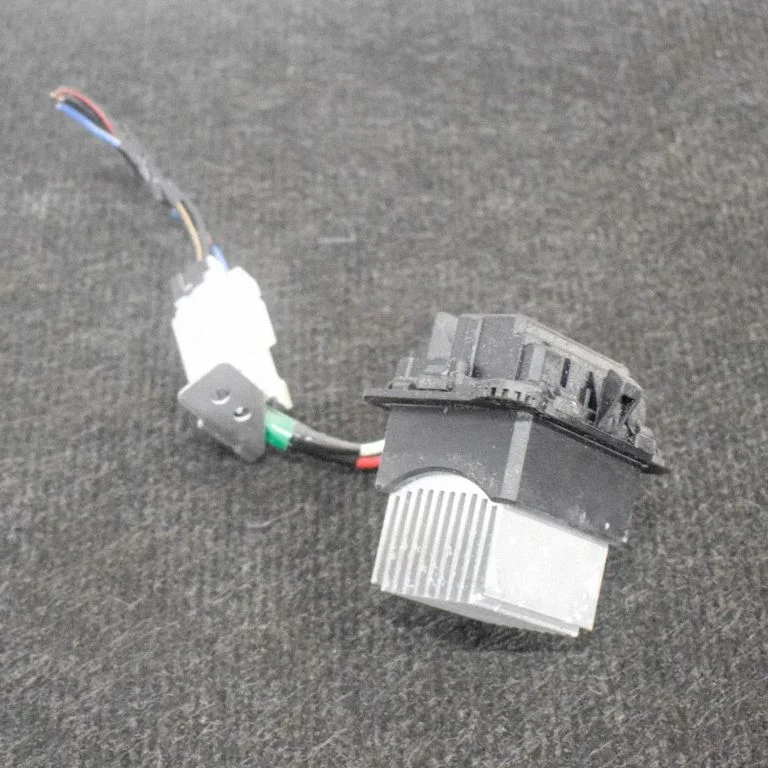 Krāsniņas ventilatora rezistors (reostats) T1001553NB04