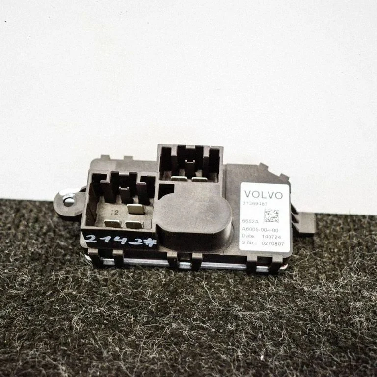 Krāsniņas ventilatora rezistors (reostats) 31369487