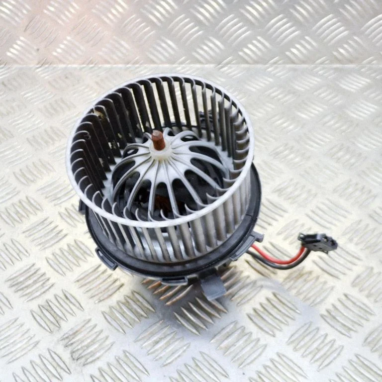 Krāsniņas ventilators/pūtējs U0854003