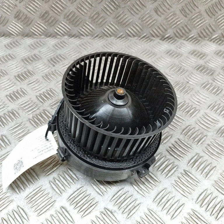 Krāsniņas ventilators/pūtējs – Volvo V60 (2018-)