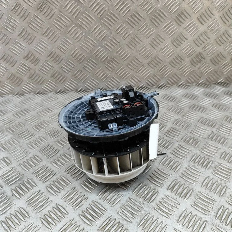 Krāsniņas ventilators/pūtējs 0130309002