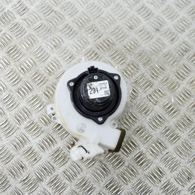 Krāsniņas ventilators/pūtējs – Toyota Prius (XW20) (2003-2009)