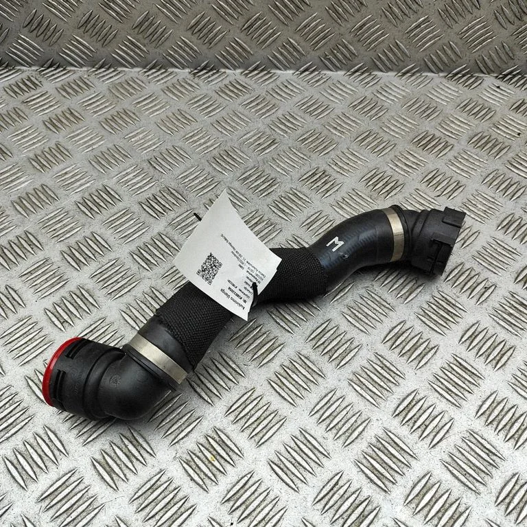 Variklio aušinimo vamzdelis (-ai)/ žarna (-os)