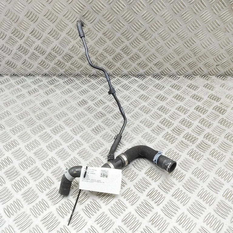 Variklio aušinimo vamzdelis (-ai)/ žarna (-os)