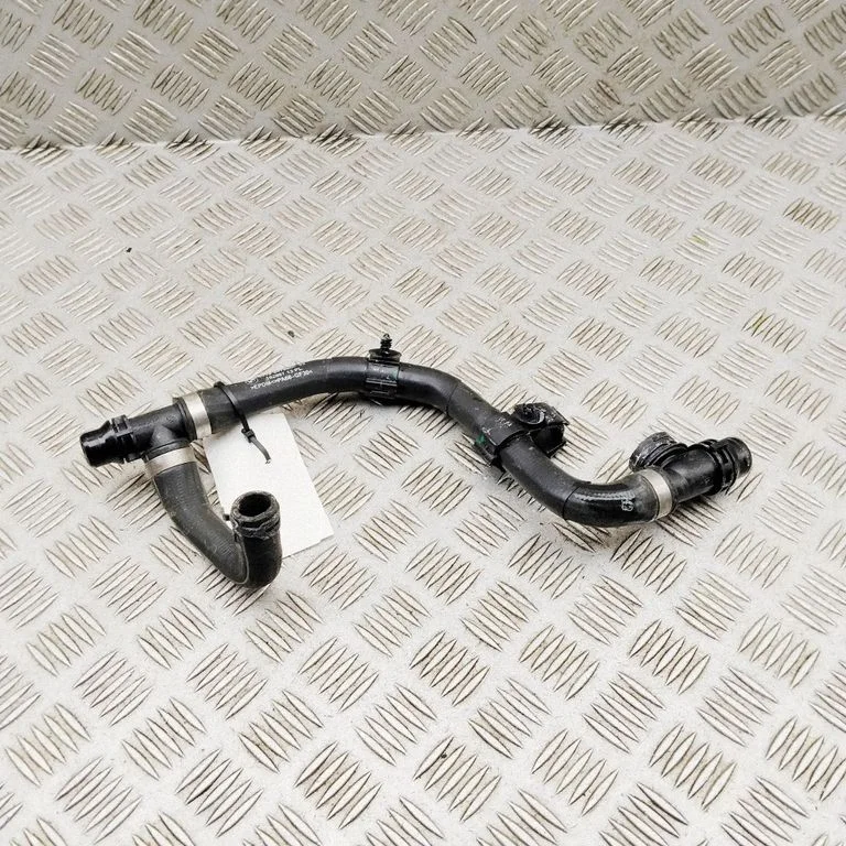 Engine coolant pipe/hose 8475689