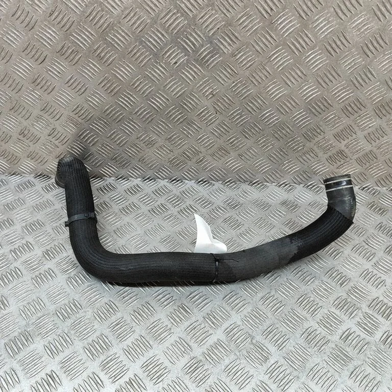 Mootori jahutusvedeliku toru / voolik 670031870 – Maserati Ghibli (2013-)