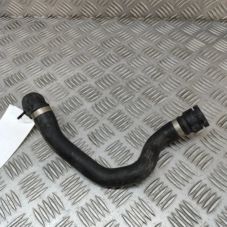 Motora dzesēšanas caurule (-es)/šļūtene (-es) A2935011100