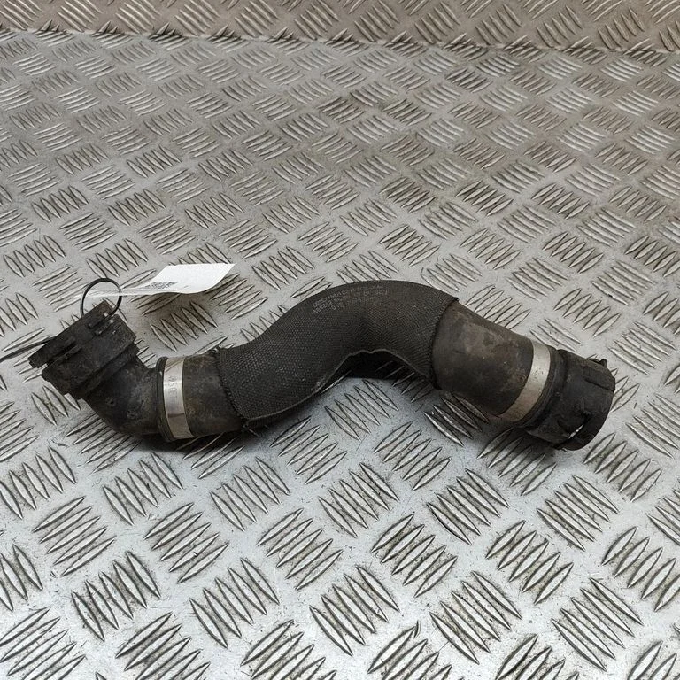 Motora dzesēšanas caurule (-es)/šļūtene (-es) 4M0122101L