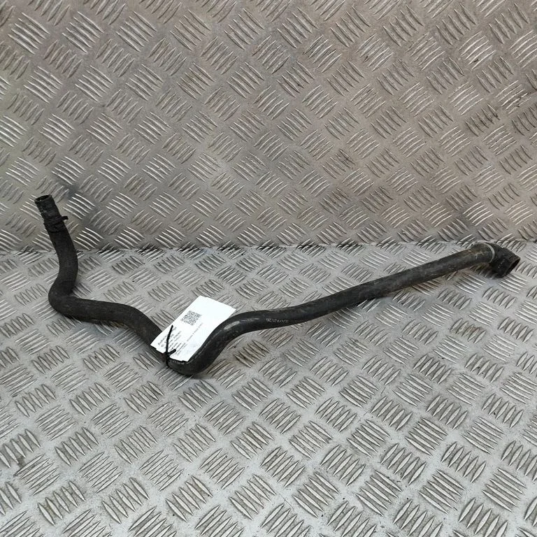 Engine coolant pipe/hose