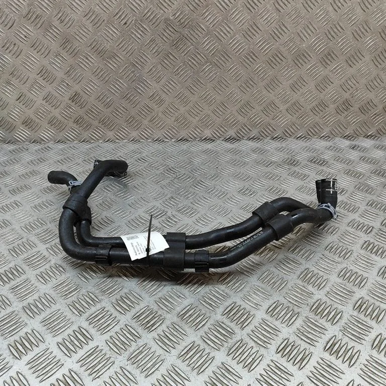 Motora dzesēšanas caurule (-es)/šļūtene (-es) 1EA121157K
