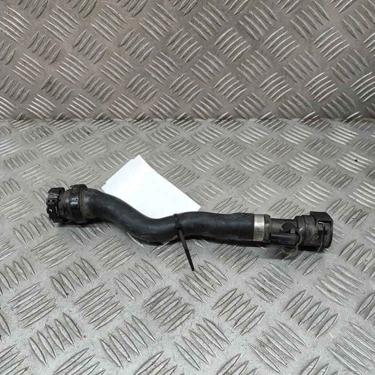 Variklio aušinimo vamzdelis (-ai)/ žarna (-os)