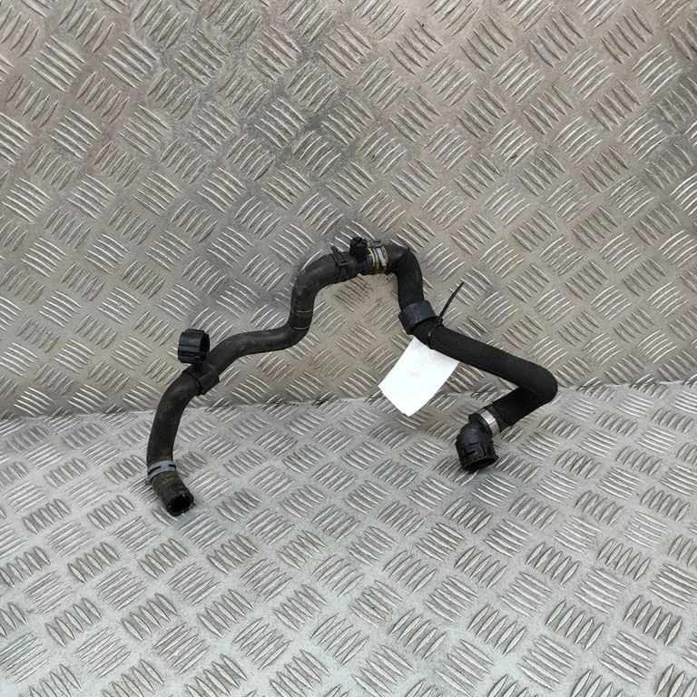 Motora dzesēšanas caurule (-es)/šļūtene (-es) 4G0122062A