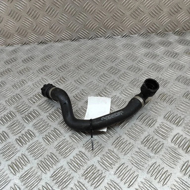 Motora dzesēšanas caurule (-es)/šļūtene (-es) A2935011100