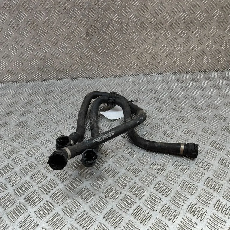 Motora dzesēšanas caurule (-es)/šļūtene (-es) A2935001000