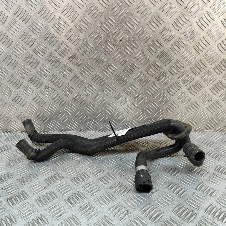 Motora dzesēšanas caurule (-es)/šļūtene (-es) 8R0819350BB