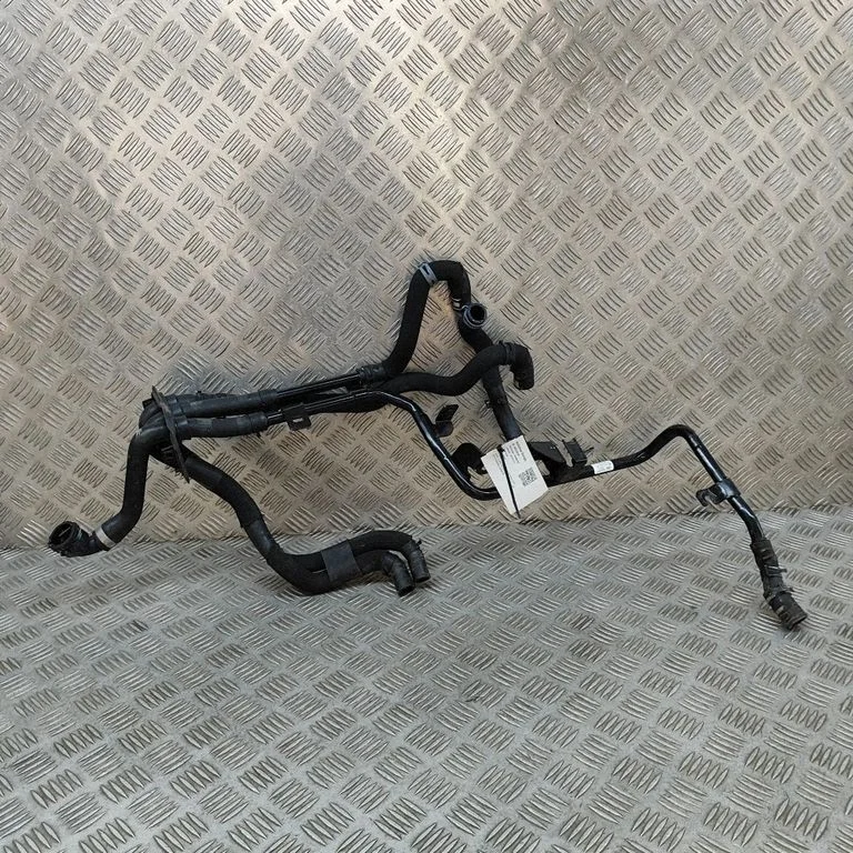 Motora dzesēšanas caurule (-es)/šļūtene (-es) 4K0265357D