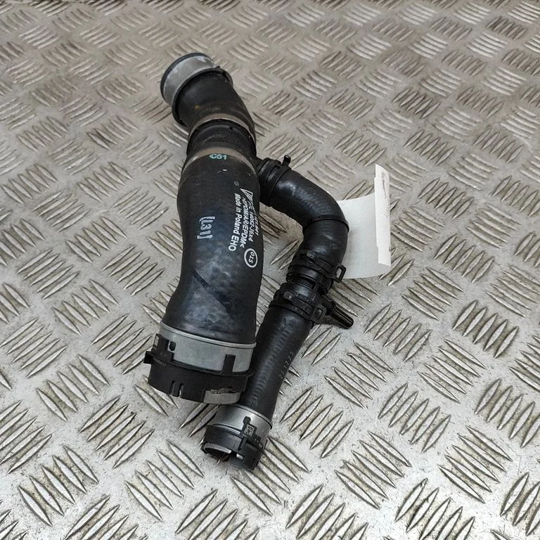 Variklio aušinimo vamzdelis (-ai)/ žarna (-os)