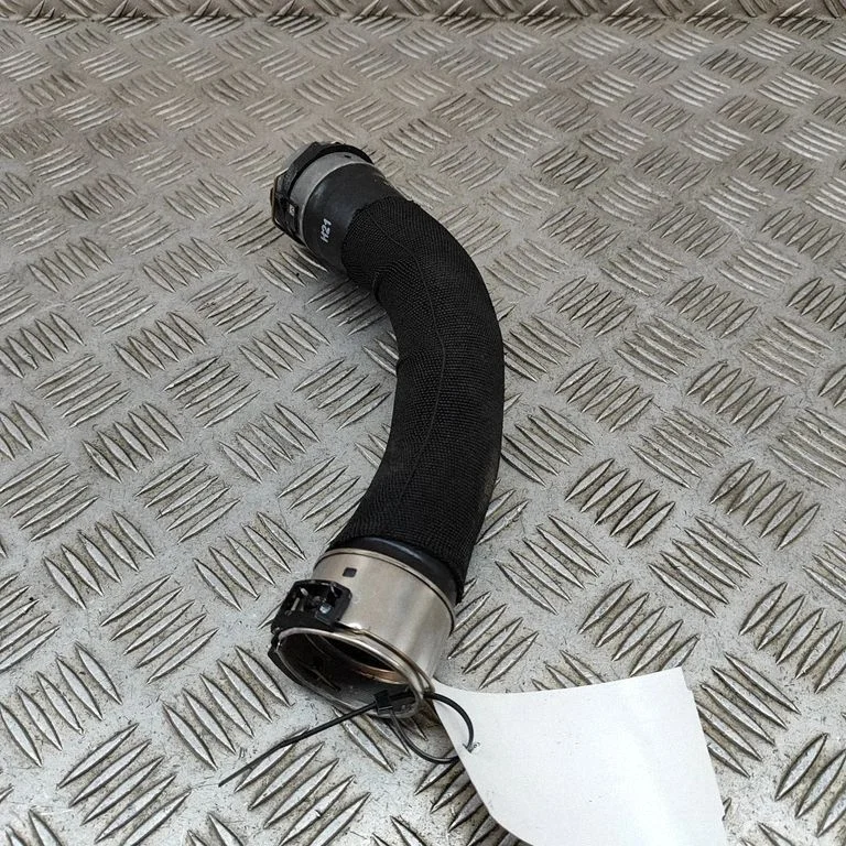 Variklio aušinimo vamzdelis (-ai)/ žarna (-os)