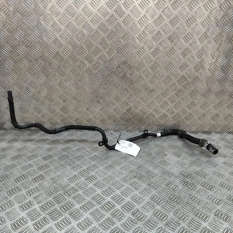Motora dzesēšanas caurule (-es)/šļūtene (-es) 4KR122109E