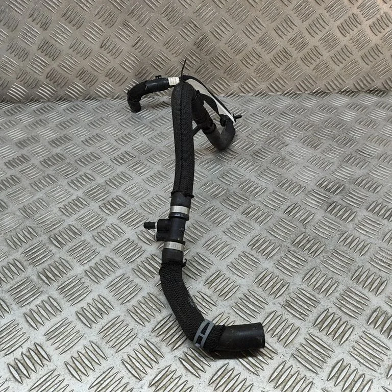 Motora dzesēšanas caurule (-es)/šļūtene (-es) 4KR819314A