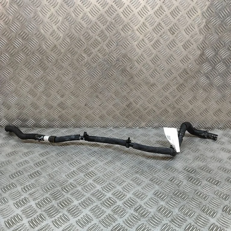 Motora dzesēšanas caurule (-es)/šļūtene (-es) 4KE819460C