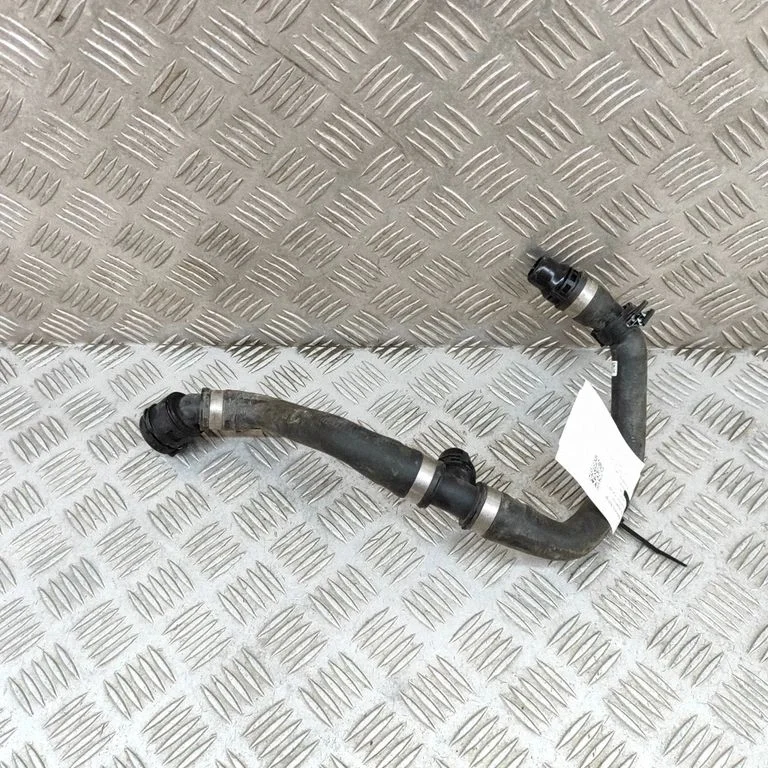 Engine coolant pipe/hose – BMW 5 Series G30 G31 G38 (2016-)