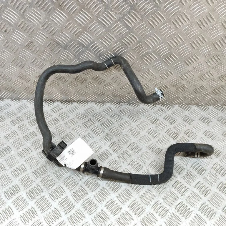 Engine coolant pipe/hose – BMW 5 Series G30 G31 G38 (2016-)