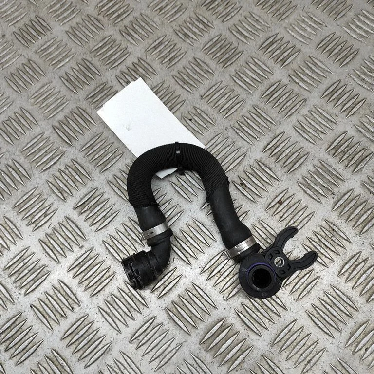 Mootori jahutusvedeliku toru / voolik 8598368
