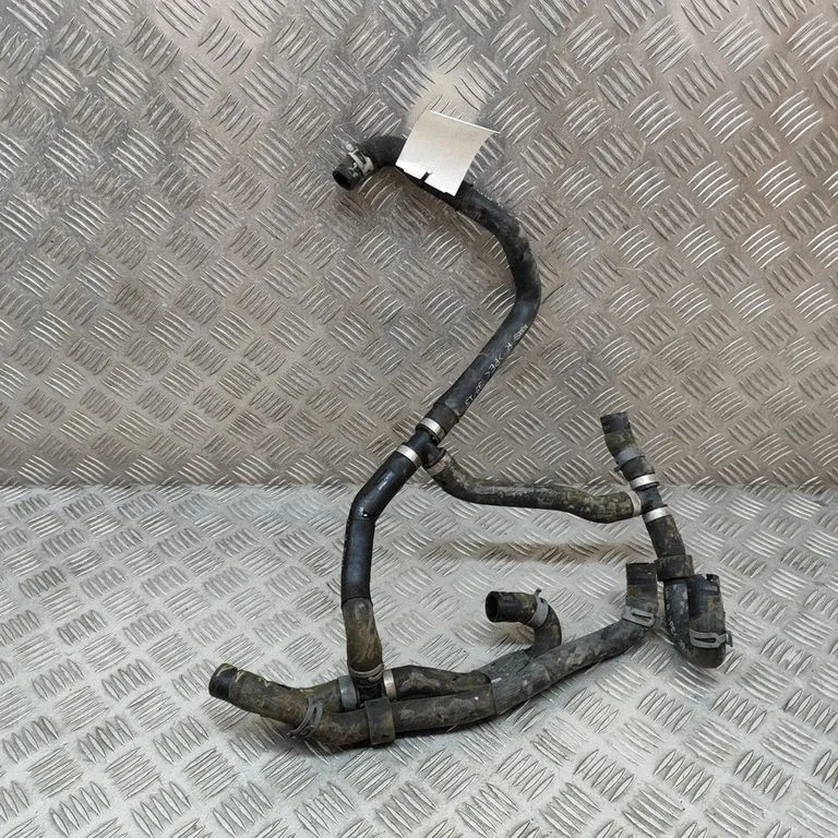 Motora dzesēšanas caurule (-es)/šļūtene (-es) 1EA122049AQ