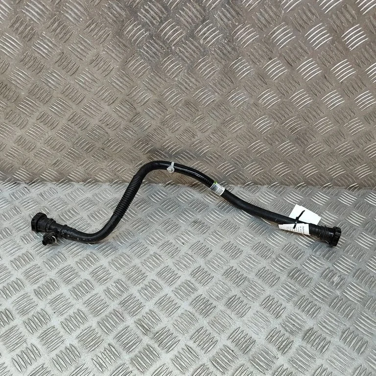 Variklio aušinimo vamzdelis (-ai)/ žarna (-os)