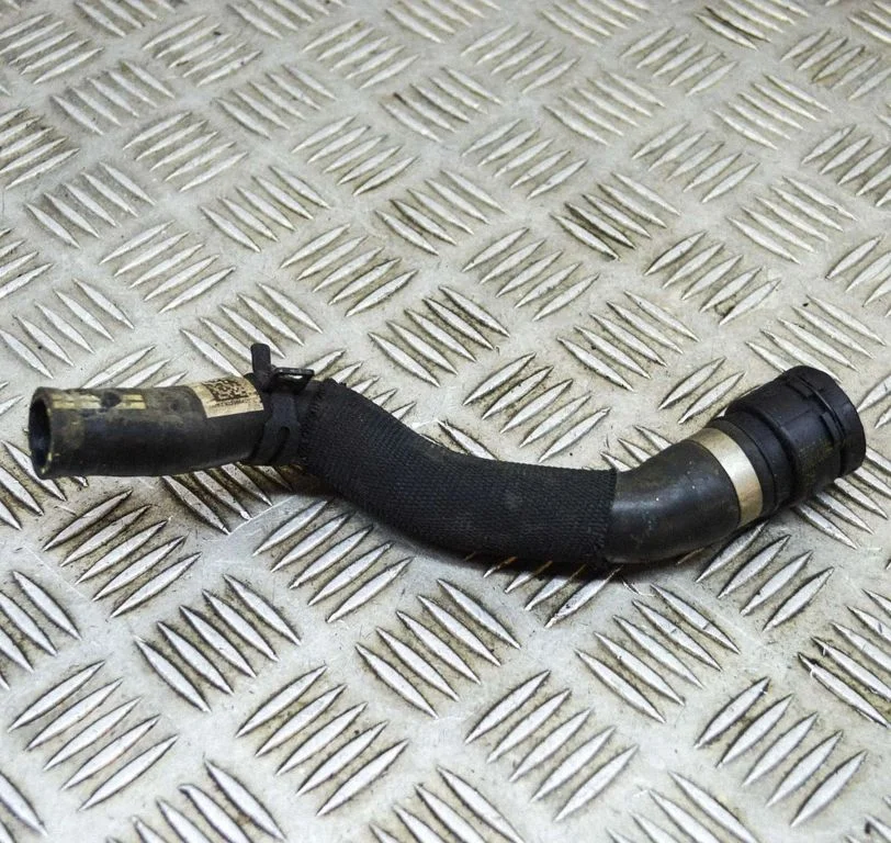 Motora dzesēšanas caurule (-es)/šļūtene (-es) 9329654