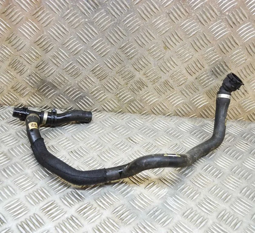 Motora dzesēšanas caurule (-es)/šļūtene (-es) 9329655