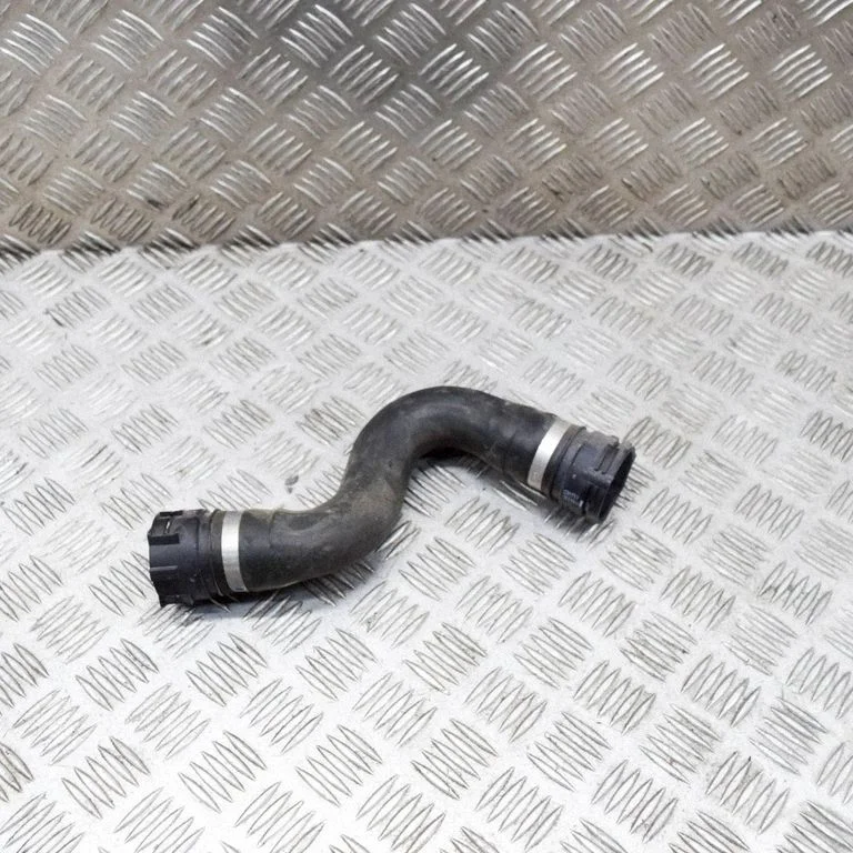 Motora dzesēšanas caurule (-es)/šļūtene (-es) 8W0122101A