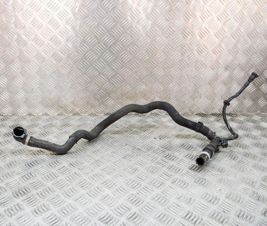 Mootori jahutusvedeliku toru / voolik HPLA8C480CC