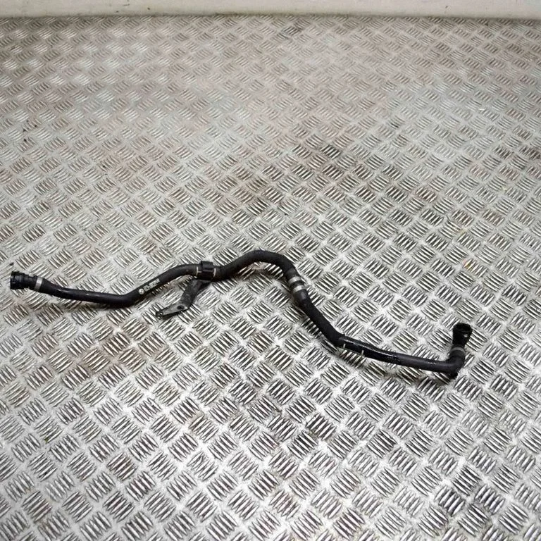 Przewody układu chłodzenia silnika – BMW Seria 5 G30 G31 G38 (2016-)
