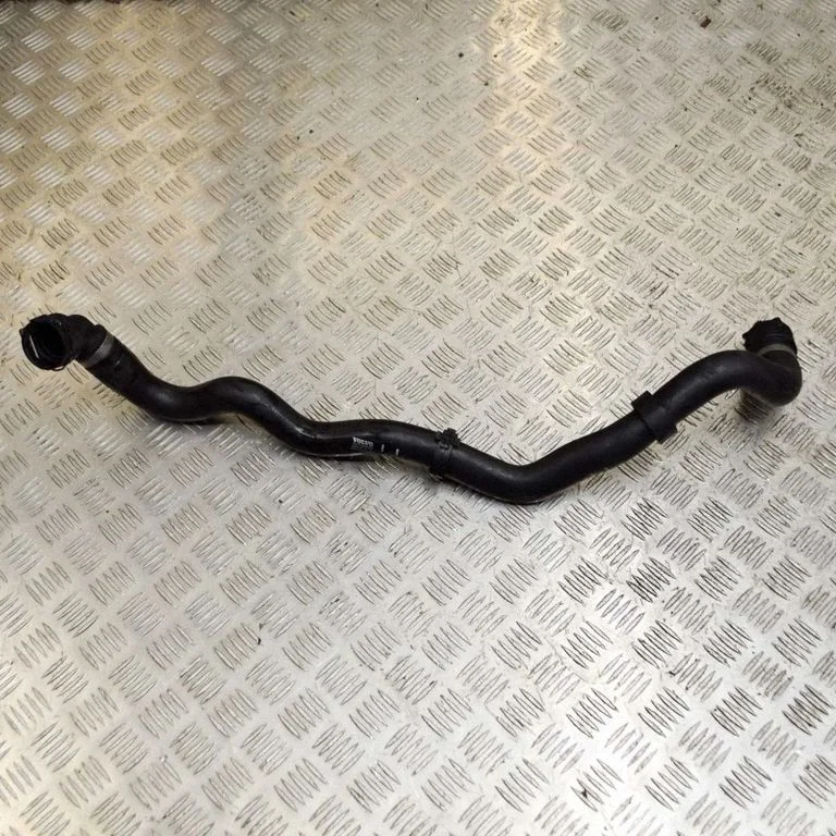 Engine coolant pipe/hose – Volvo XC60 (2017-)