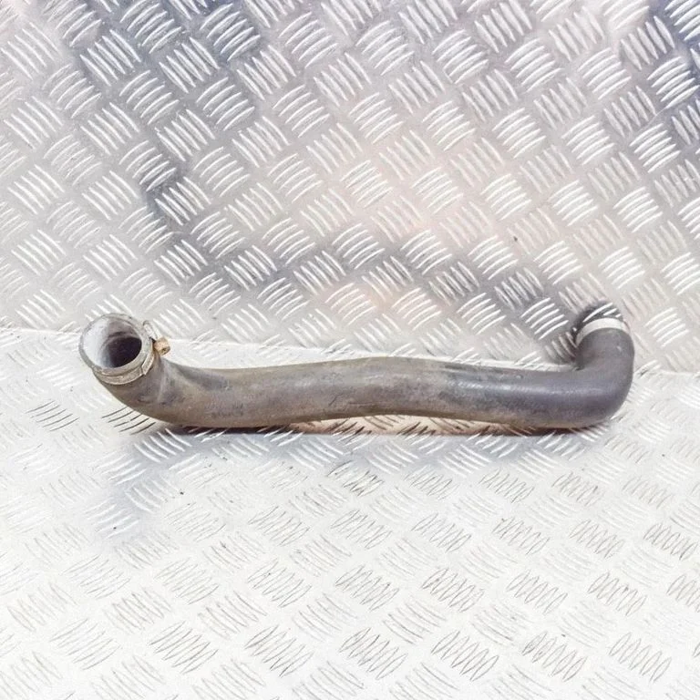 Engine coolant pipe/hose – right