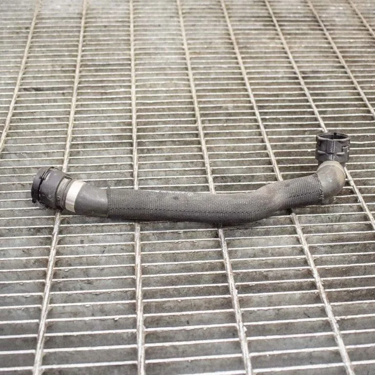 Engine coolant pipe/hose – Mercedes-Benz C-Class W205 (2014-2021)