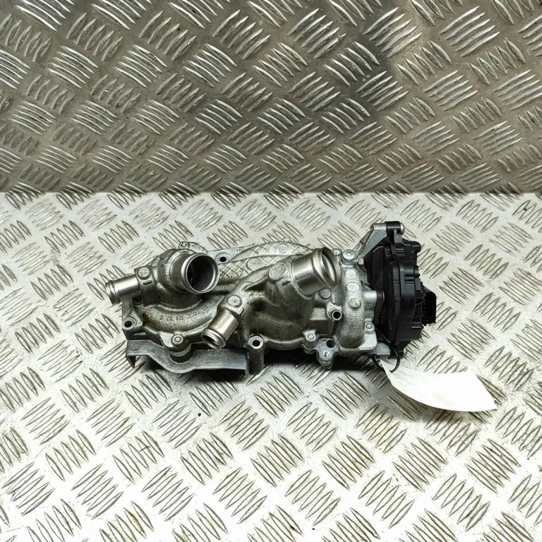 Ūdens sūknis 05E121042B