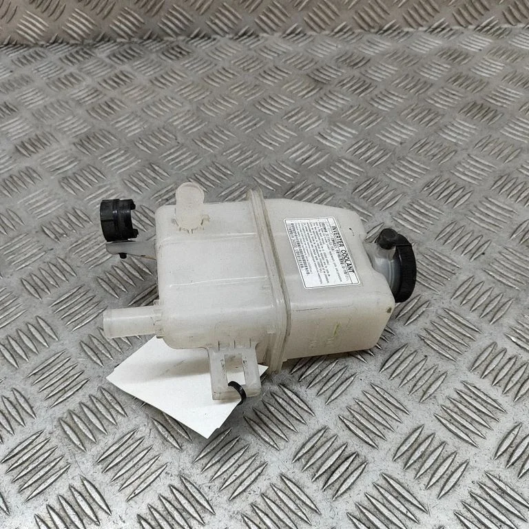 Dzesēšanas šķidruma izplešanās tvertne G91H047011