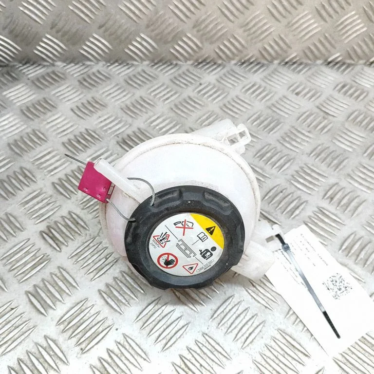 Dzesēšanas šķidruma izplešanās tvertne 5Q0121407Q