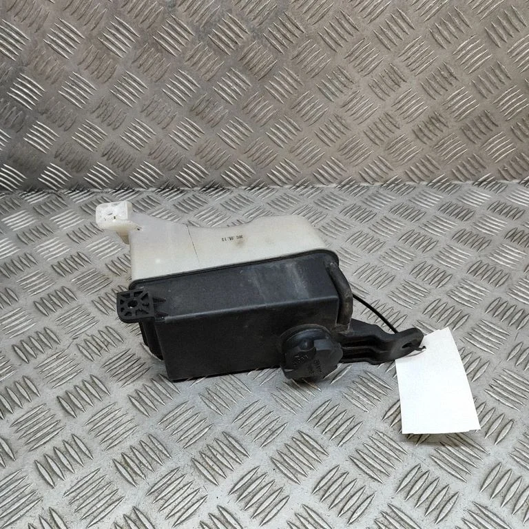 Dzesēšanas šķidruma izplešanās tvertne – KIA Sorento (2010-2014)