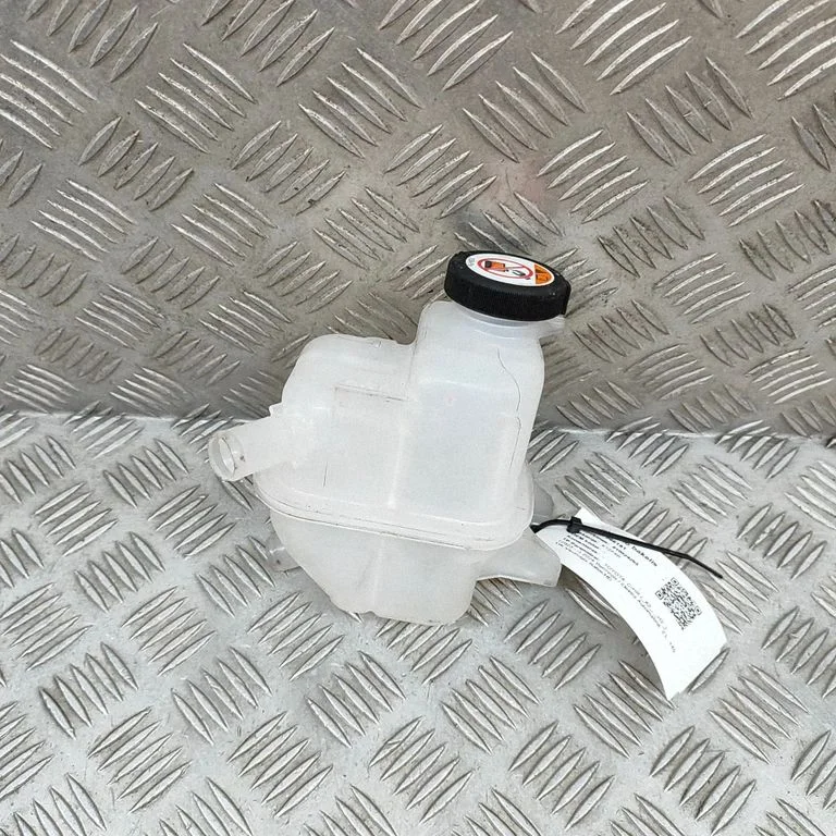 Coolant expansion tank/reservoir G91H0F4040