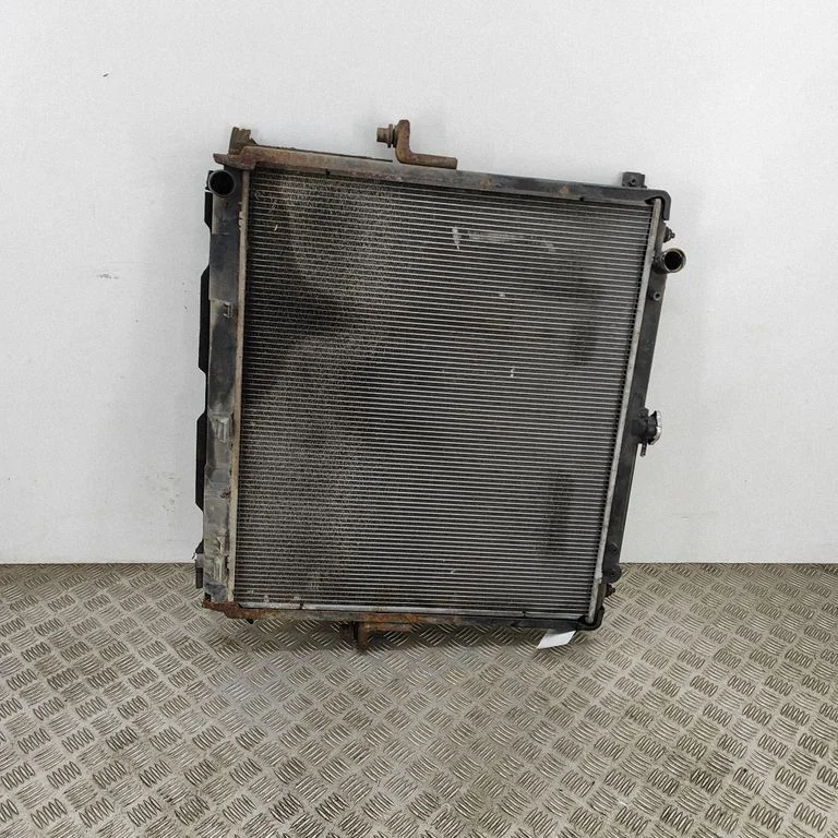 Dzesēšanas šķidruma radiators 21410EB30A