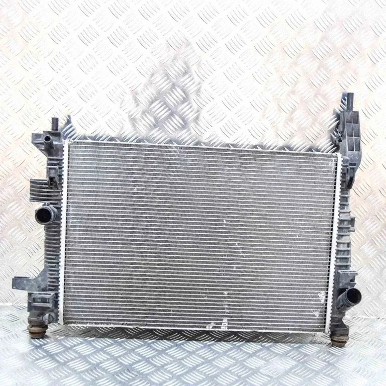 Jahutusvedeliku radiaator CV618005VB
